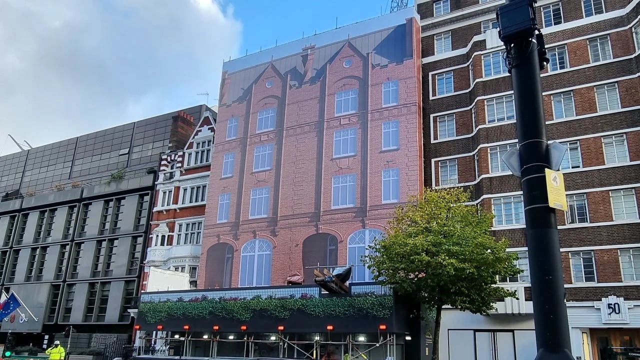 51-52 Sloane Street Building Wrap